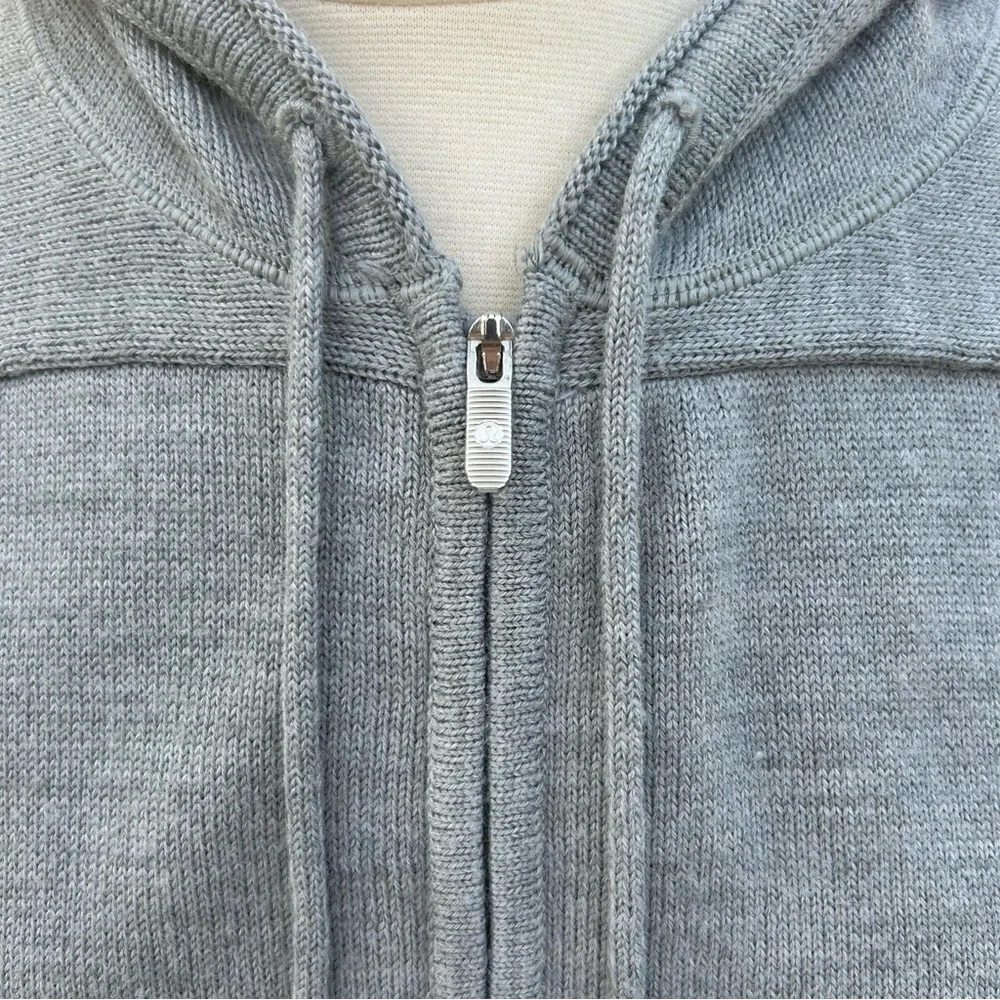 Lululemon Gray Rise & Move Hoodie Heathered Silver Drop | Size 8 / 10 EUC